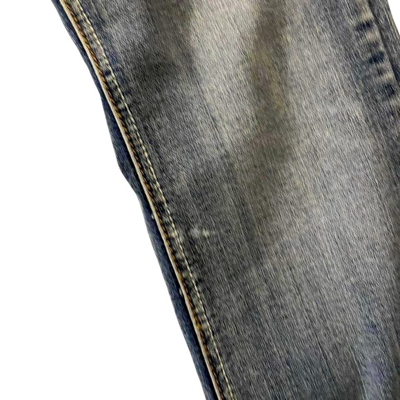 RED RIVET - Picture 3 of 6